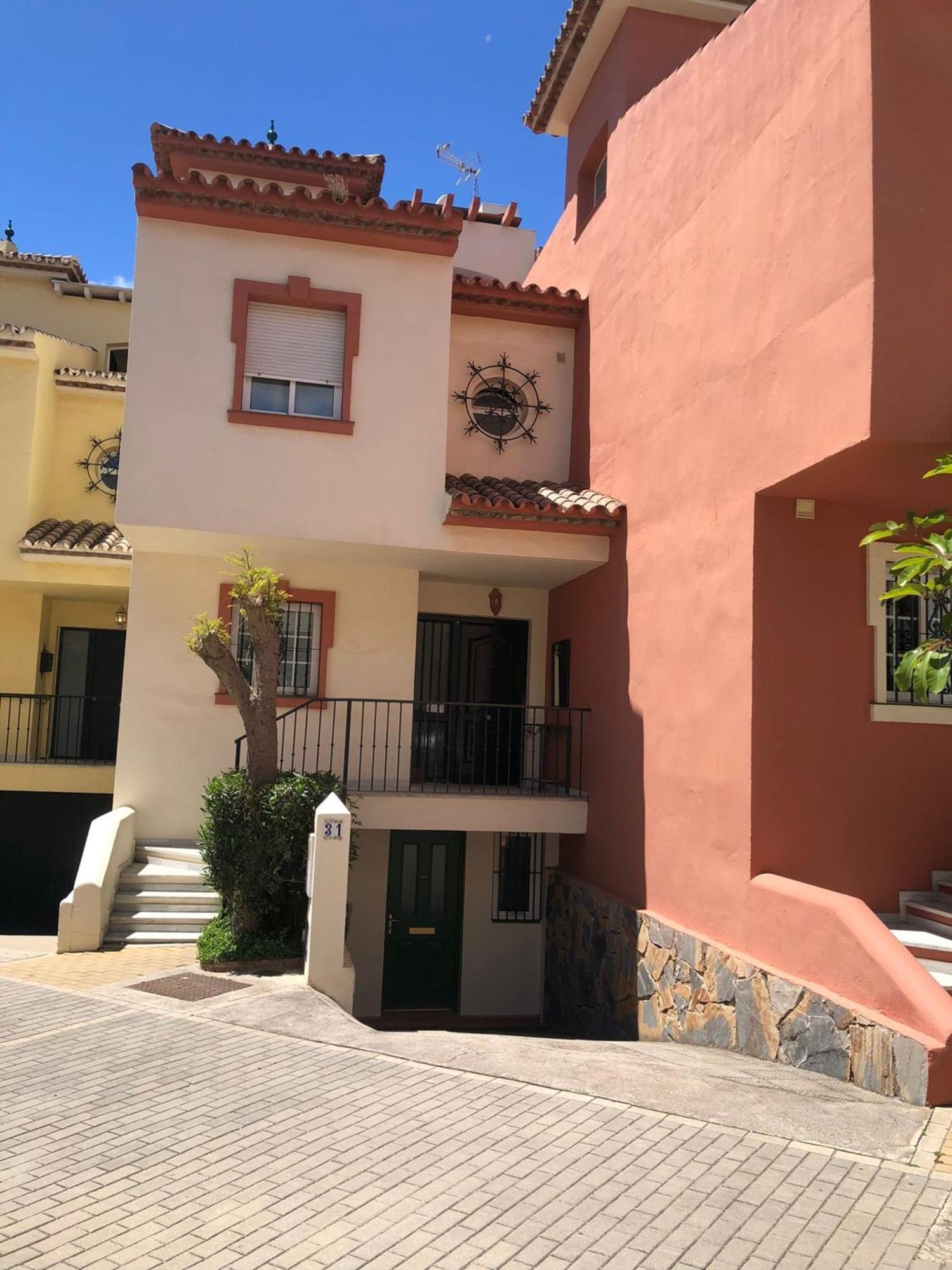 Garden Beach Townhouse Estepona Exterior photo